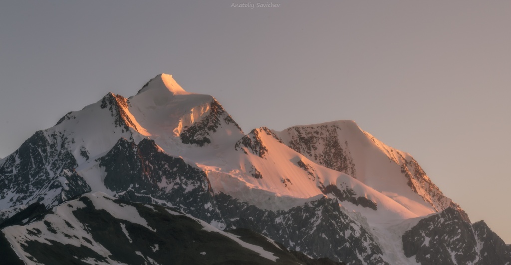 Белуха на закате